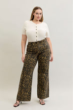 Load image into Gallery viewer, HW Retro Wide Leopard Print Jeans
