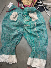 Load image into Gallery viewer, Kantha Bloomer One Size
