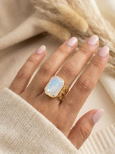 Load image into Gallery viewer, SORRELLI - Brynn Adjustable Cocktail Ring
