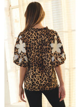 Load image into Gallery viewer, Oddi -  Leopard Printed Puff-Sleeve Top
