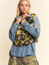 Load image into Gallery viewer, Davi &amp; Dani -Floral Faux Fur Cropped Vest
