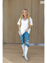 Load image into Gallery viewer, Raw Edge Detail Cotton V Neck Top

