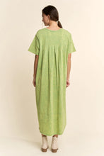 Load image into Gallery viewer, Davi &amp; Dani - Garment Washed Pleated Back Midi Dress
