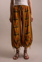 Load image into Gallery viewer, ELASTIC WAIST WITH STRING RUCHED LOOSE FIT PANTS
