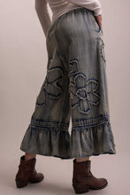 Load image into Gallery viewer, Bluevelvet - Daisy Denim Bloomer
