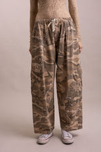 Load image into Gallery viewer, Bluevelvet - ELASTIC WAIST BAND WITH STRING CAMO CARGO PANTS
