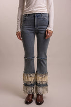 Load image into Gallery viewer, Bluevelvet - FLARED JEANS WITH DECORATIVE RUFFLE HEM
