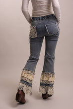 Load image into Gallery viewer, Bluevelvet - FLARED JEANS WITH DECORATIVE RUFFLE HEM
