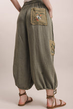 Load image into Gallery viewer, Bluevelvet - FLOWER EMBOIDERY ELASTIC WAIST MULTI POCKET PANTS
