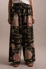 Load image into Gallery viewer, Bluevelvet - CAMO PRINT FLOWER PATCHWORK WIDE LEG PANTS
