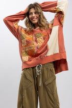 Load image into Gallery viewer, Bluevelvet - LONG SLEEVE ROUND NECK SWEATSHIRT
