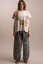 Load image into Gallery viewer, Bluevelvet - FLOWER PATCHWORK CARGO DENIM PANTS

