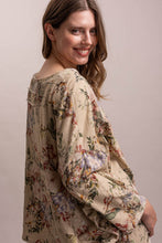Load image into Gallery viewer, Bluevelvet - FLOWER PRINT 3/4 SLEEVE OVERSIZED TOP
