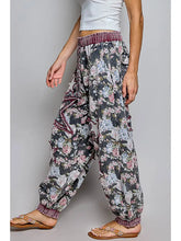Load image into Gallery viewer, Pol - Vintage Floral Camo Star Patch French Terry Wide-Leg Pants
