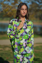 Load image into Gallery viewer, Davi &amp; Dani - Floral Print Long Sleeve Button Top

