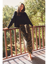 Load image into Gallery viewer, Oddi - Camo-Printed Drawstring Pants
