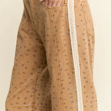 Load image into Gallery viewer, J.NNA - Denim Floral Print Lace Trim Jeans
