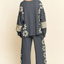Load image into Gallery viewer, Davi &amp; Dani - Milli  Mix Matched Flower Patch  Top - Blue
