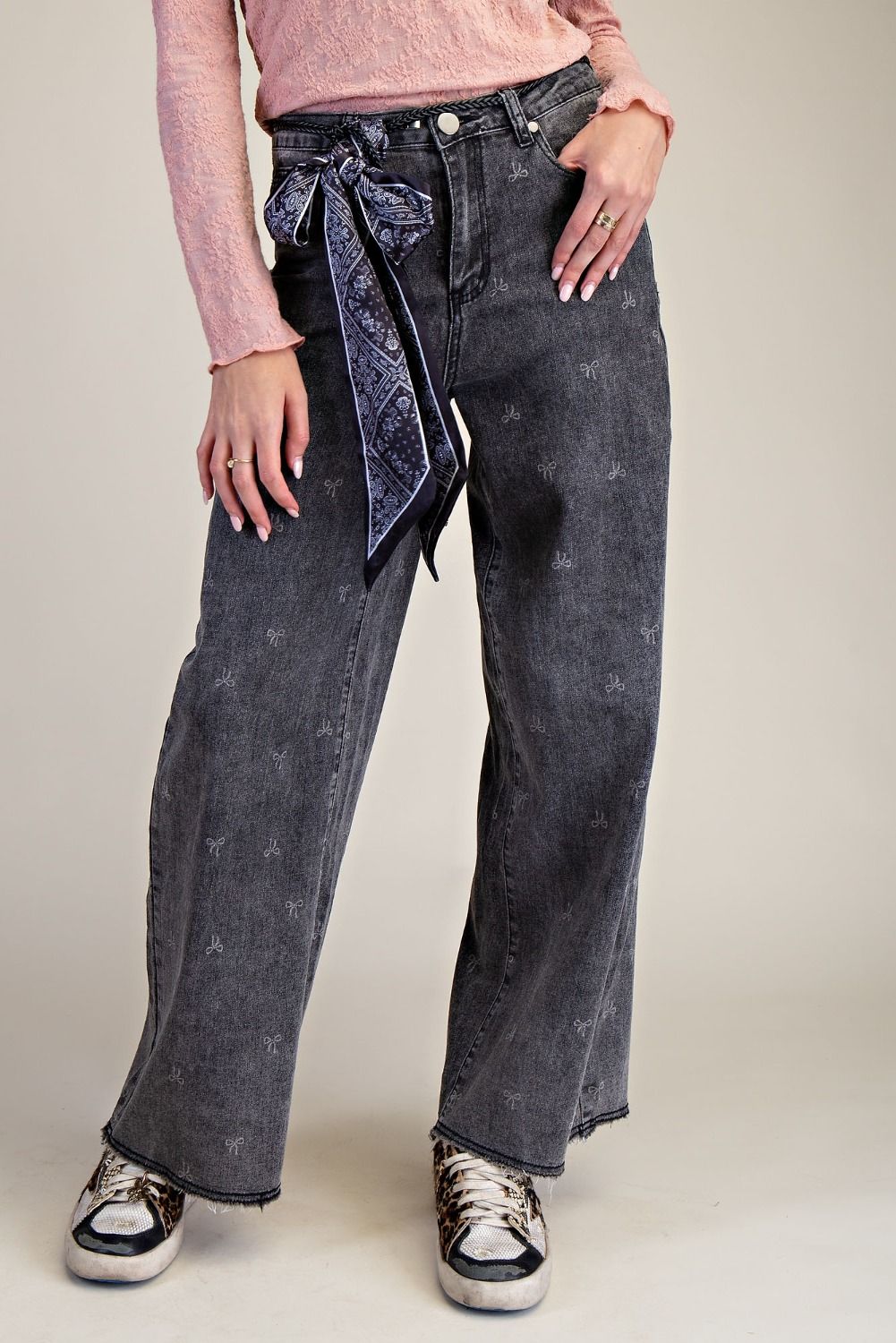 Easel - Bow Printed Stretch Denim Pants