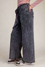 Load image into Gallery viewer, Easel - Bow Printed Stretch Denim Pants
