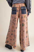 Load image into Gallery viewer, FLORAL PRINTED MINERAL WASHED PANTS
