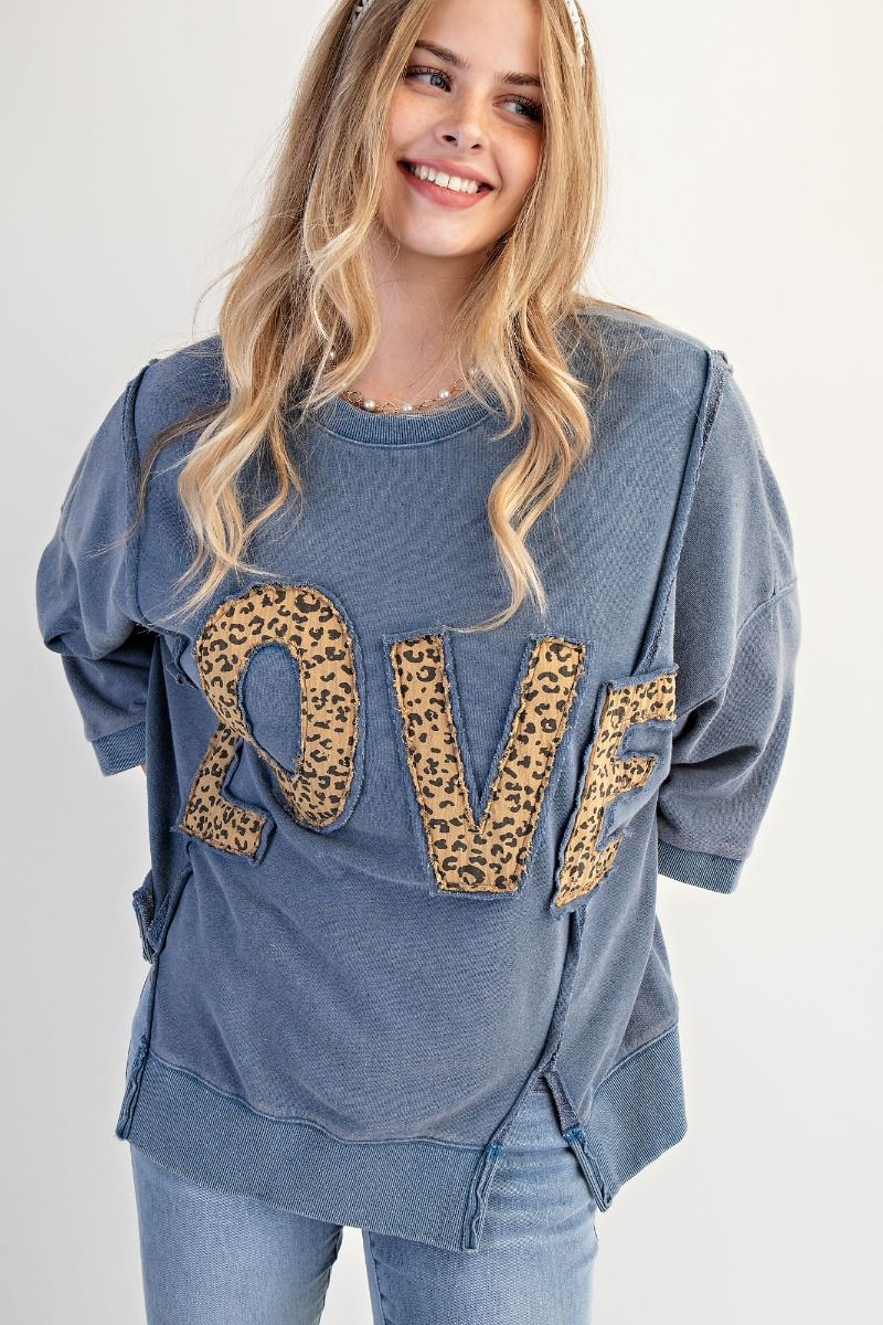EASEL - LOVE PATCH FRONT WASHED TERRY PULLOVER