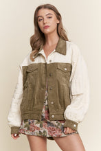 Load image into Gallery viewer, Queen Kitty Print Vintage Style Aviator Jacket
