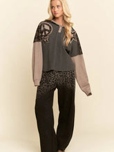 Load image into Gallery viewer, Davi &amp; Dani - Star Peace Patchwork Fabric Hoodie Top
