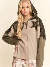 Load image into Gallery viewer, Davi &amp; Dani - Star Peace Patchwork Fabric Hoodie Top
