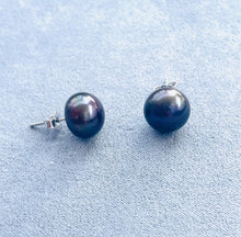 Load image into Gallery viewer, HC - Black Pearl Stud 6mm
