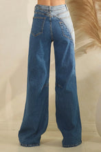 Load image into Gallery viewer, Oli &amp; Hali - WASHED HIGH RISE ZIPPER DETAIL FRONT DENIM JEANS
