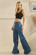 Load image into Gallery viewer, Oli &amp; Hali - WASHED HIGH RISE ZIPPER DETAIL FRONT DENIM JEANS
