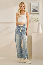 Load image into Gallery viewer, Oli &amp; Hali - WASHED PAISLEY PATCH PRINT DENIM
