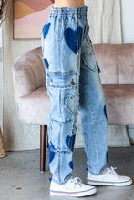 Load image into Gallery viewer, Oli &amp; Hali - WASHED HEART DETAIL MID RISE STRETCH DENIM JEANS
