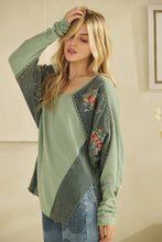 Load image into Gallery viewer, Oli &amp; Hali - WASHED FABRIC FLORAL EMBROIDERY RUCHED SLEEVE TOP TEAL

