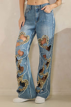 Load image into Gallery viewer, Oli &amp; Hali - WASHED HEART CUTOUT JEANS
