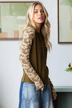 Load image into Gallery viewer, Oli &amp; Hali - HENLEY NECK PRINTED LACE SLEEVES RIB KNIT TOP
