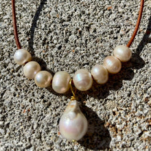 Load image into Gallery viewer, HC 9 Beauty Angels Pearls Necklace
